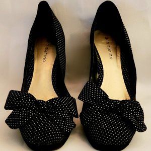 Well worn Ann Marino Black Lima Pump